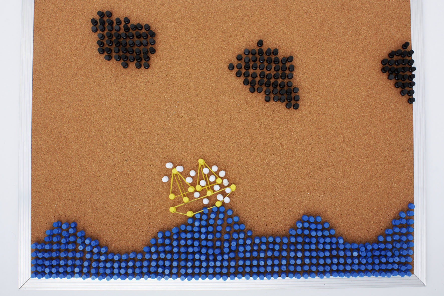 22時。渋谷の路上が映画館になる。本日からの上映作品は『Reflexions