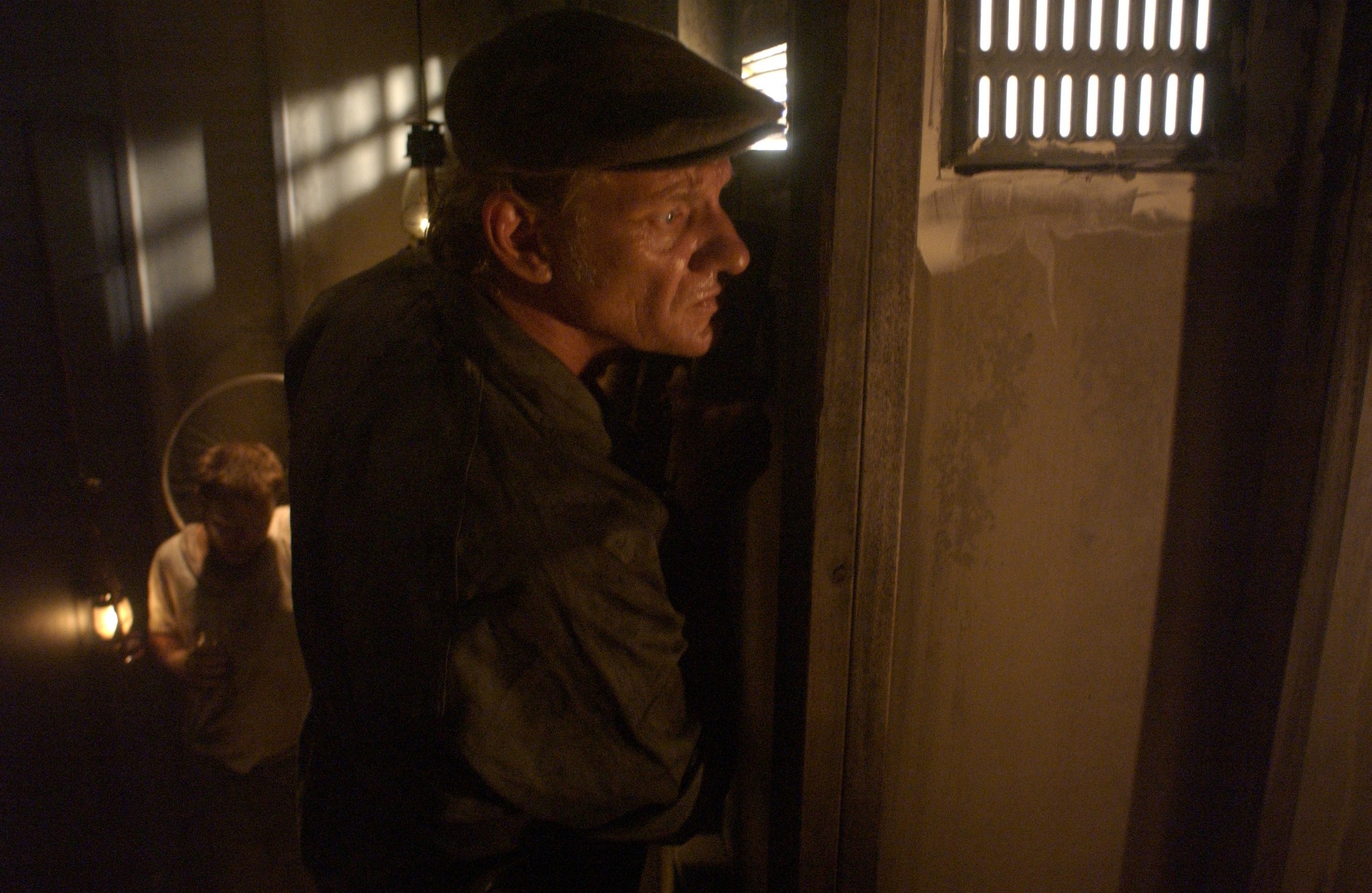 22時。渋谷の路上が映画館になる。本日からの上映作品は『Big Boy/ビッ